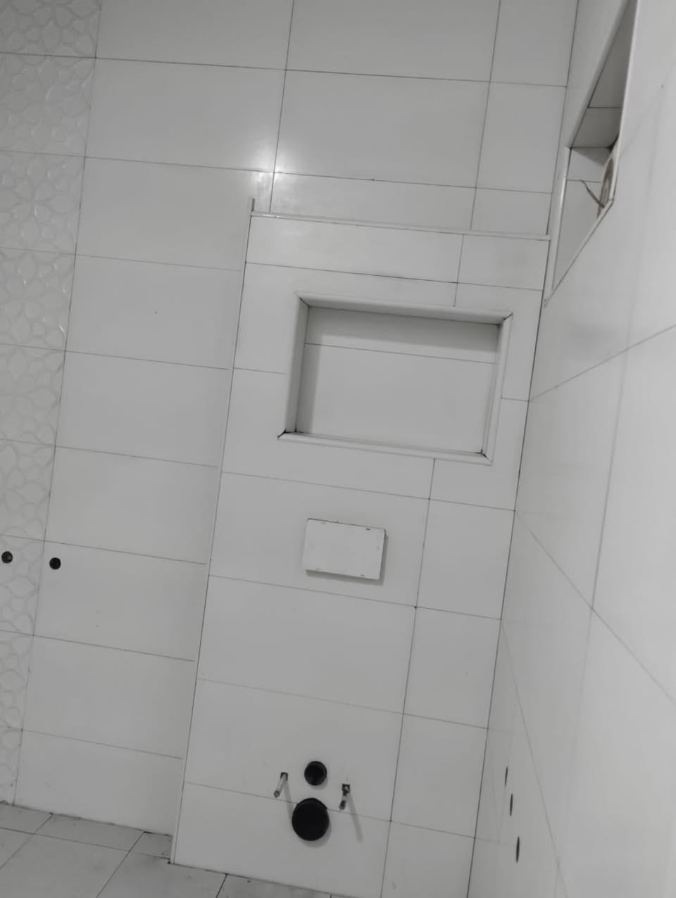 سلام عليكم خلفه سيراميك شغل درجه اولى متفرغ حالين ***********
