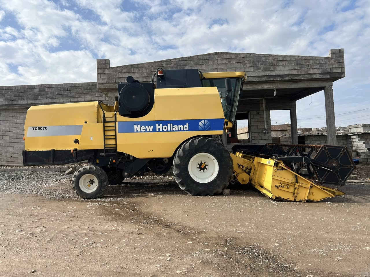 للبیع حاصودە5070مودیل2008  دبل درام طبلە قلاب طبلە17فوت دبل کشن معمل کهرابای مکفول مدیواما ایداما کامل جاهز للحصاد اذا ما شرای لا تزعجنا 
عینوان قضاء بردرش ***********
