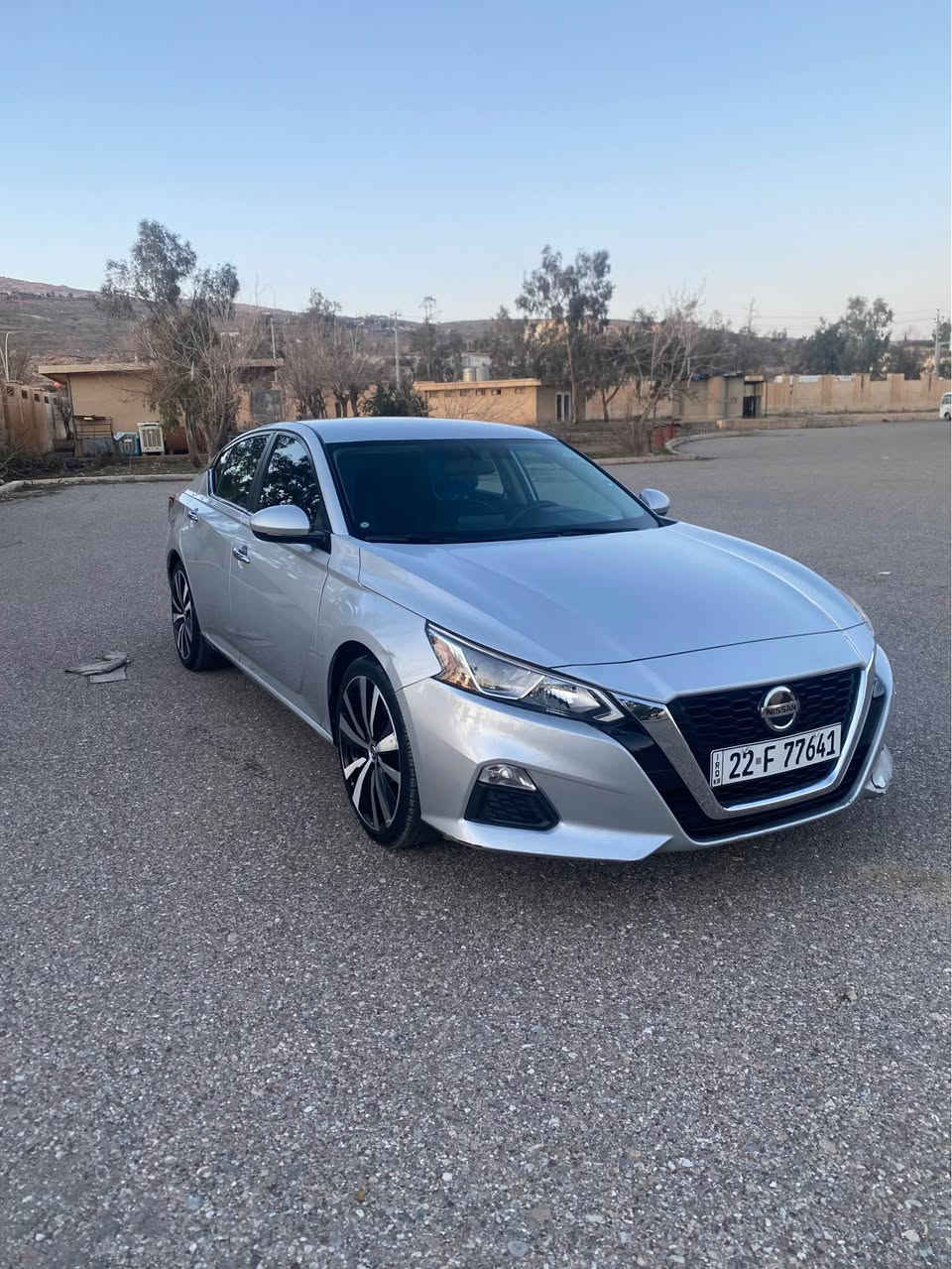 Altima S
 یه‌ك پارچه‌ی بۆیاخه‌ سۆنه‌رم دانایه‌
پشت . پێش كه‌پسه‌ بێ ئێرباگ
٦٦ مایل ڕۆشتووه‌ 
گێر و مه‌كینه‌ به‌ شه‌رت
به‌ناوه‌ خۆمانه‌ 
كۆیه‌ 
*********** كويسينجاك, أربيل
