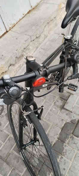 السلام عليكم ورحمة الله وبركاته
بايك موديل  2022  ٧٠٠ ترحال حجم 440 m 
باله ياباني وضع حاويه فول  
نضافه فول فول موصفات
ماركه ( برزشن العالميه ) 
  سستم كامل شيمانو
يدات فر شيمانو اصلي حديث 
السعر (  170   الف) 
عكرب ماركه اصلي  شيمانو  
  لون ميمز اسود مختم 
كير ٧ / ١ شغال سستم كامل 
غير مستخدم داخل العراق
عنوان المحل البصرة القبلة حي الرشيد 
هاتف *********** 
الاستفسار واتساب.
