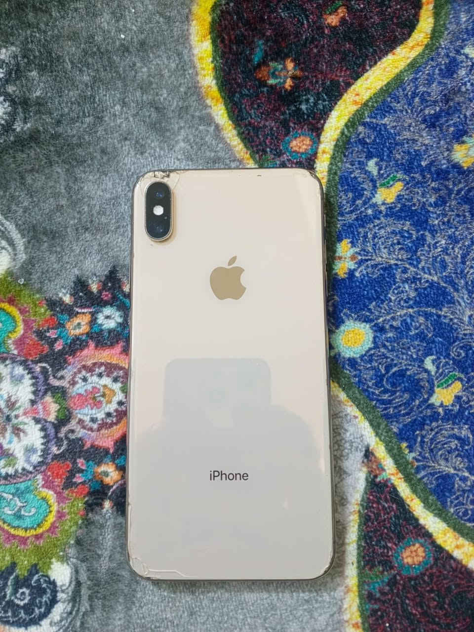 اكس اس ماكس للبيع كلشي ما مبدل بي بس الشاشه بيهه هذا الخط بطاريه 75 وذاكره 256السعر 180وبي مجال بسيط مكاني بغداد ***********
