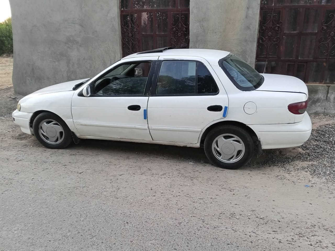السلام عليكم كيا سيفيه البيع موديل96  البيع او مراوس بكيه بستا مكان السياره بغداد ابو غريب خط السريع سياره مصبوغه 29وبيه مجال بصيط السعر  هاتف ***********
