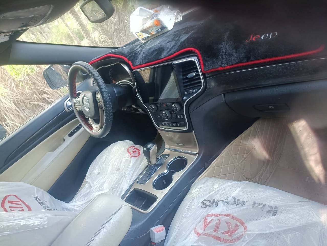 جيب موديل 16امريكي كلين فول مواصفات ماعدا فتحه سياره جديده كلش السعر 210بيه شويه مجال؟؟ ***********/***********
