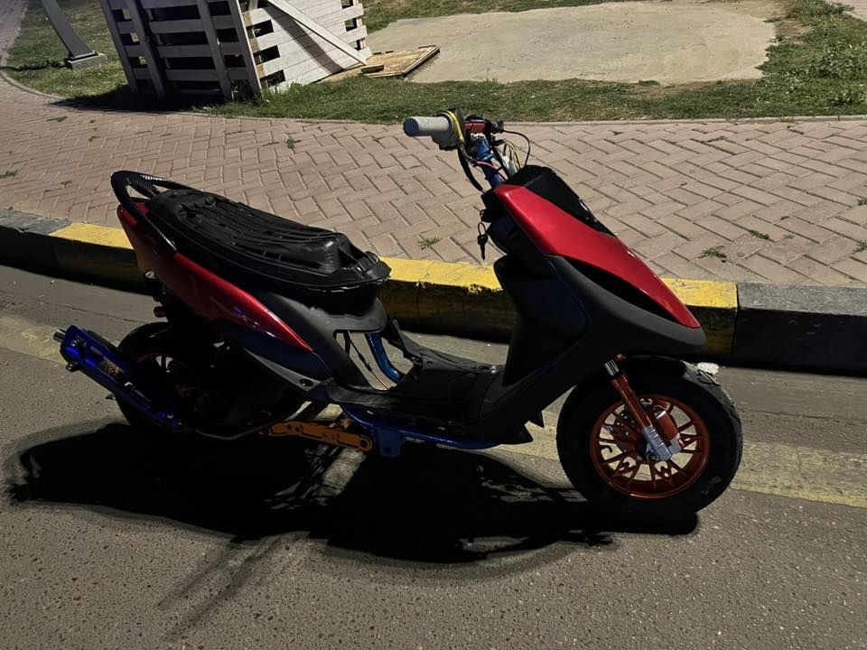 سلام عليكم دراجه ماكس عدله للبيع الدراجه مزوعه تزويد بوشه ٥٥سلف رياضي كابريتر قفازكلجات رياضي اصلي دبلات رياضي كلشي بيها رياضي ستيرن ٣قطع رياضي كهربائيات كلها شغاله العنوان الاعظميه قرب مقبره الملك /***********
