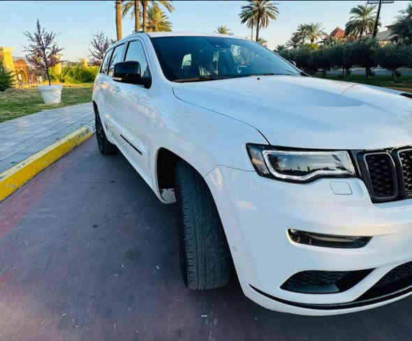 جيب غراند شيروكي 2022🤍🔥
وكـالـة هارلـم

📏 الممشى: 21 ميل فقط
🎖️ فئة S
⚪ اللون الخارجي: أبيض
🔴 اللون الداخلي: أحمر
⚙️ محرك مكفول بالكامل
🛞 نظام الدفع: 4×4
🔄 كير أوتوماتيك
☀️ فتحة سقف
🖥️ شاشة وسطية + بلوتوث
📸 كاميرا خلفية
📟 حساسات أمامية وخلفية
🔑 دخول وتشغيل بصمة
🚦 كروز كنترول
🎛️ تحكم ستيرن
💡 كشافات LED
🛡️ نظام ABS + ESP
♨️ كشنات تدفئة وتبريد

🛠️ الحالة:
✔️ السيارة خالية من الحوادث
✔️ فقط شخوط بسيطة + باب خلفي عكس السائق طخة بسيطة راجعة بارد
✨ نظيفة من الداخل والخارج
🧰 صيانة منتظمة
❌ لا يوجد أي عطل

💵 السعر: 430 ورقه وبيها مجال
📍 مكان تواجد السيارة: بغداد – المنصور
📞 رقم صاحب السيارة: ***********

الصفحة مكلف بالنشر
