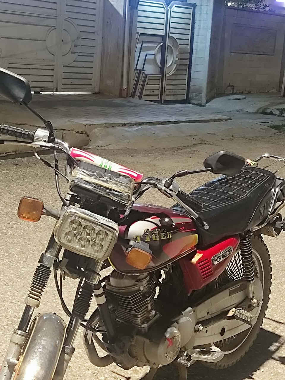 سلام عليكم ماطور2020 شرط الماكينه مو مفتوحه عنواني الموصل جانب اليسر حي العربي السعر 400وبي مجال قليل وايرمنيه شغاله الماطور نضيف بشكل  رقمي بي وتساب ***********
