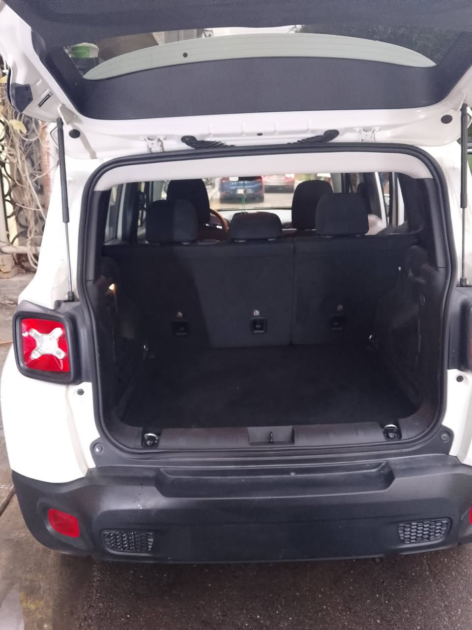 السلام عليكم
جيب رنكد موديل 2023

محرك 1300 تيربو

السيارة شبه زيرو ماشيه 17 ألف 

جديده كاملة من كلشي مابيه اي نقص

اي تفاصيل تفضل خاص وتدلل 

السعر 155 وبيها مجال

‏‪0772 768 9482‬‏
