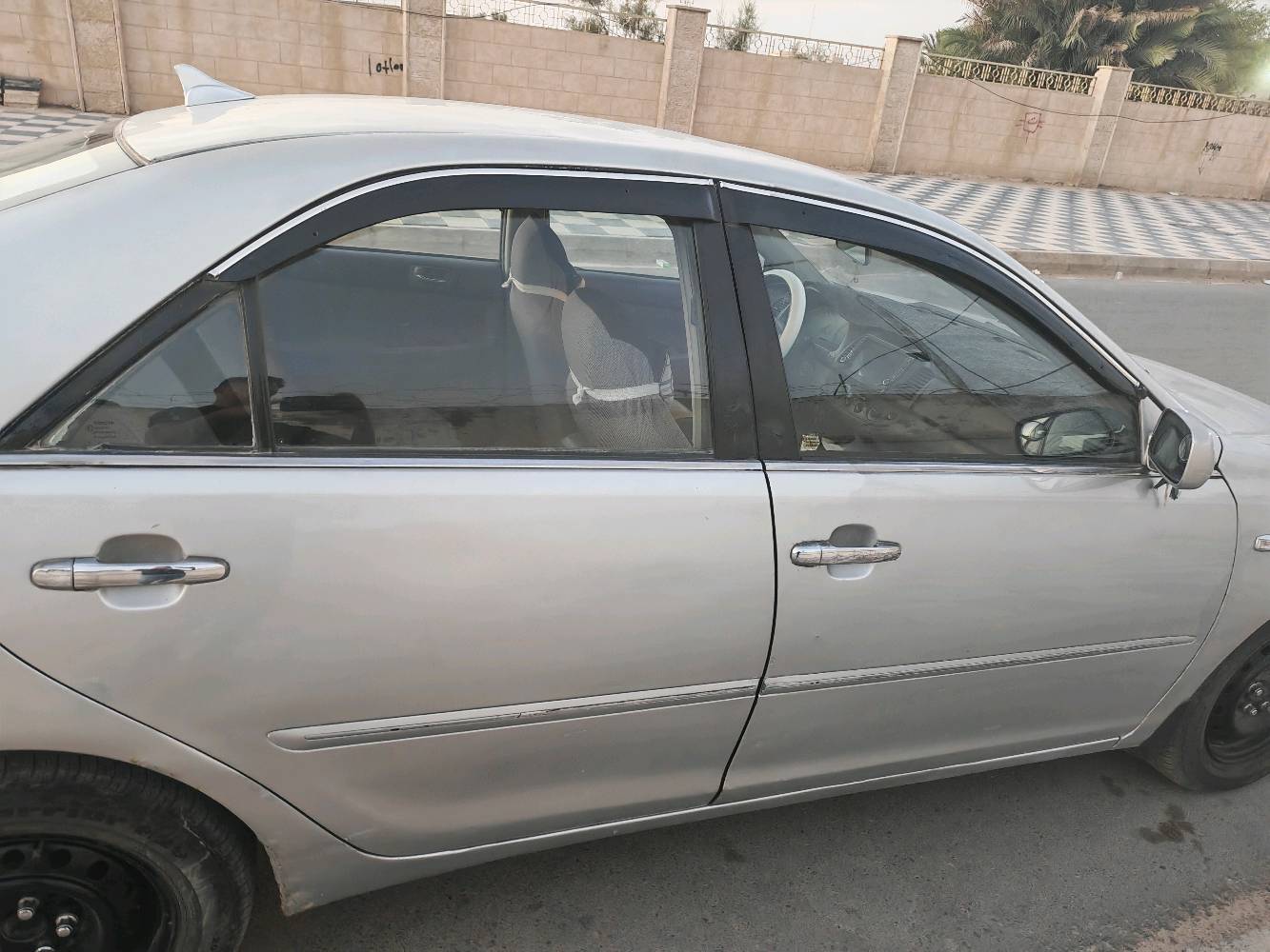 السلام عليكم كامري موديل 2004  للبيع جاهزه مكينه كير تخم تاير تبريد كهربائيات رقم انكليزي قادسيه بسمي سنويه جديد مرشوشه جماليه فقط ظربه بسيطه يم قفل جنطه واصله للحوض قليل جدا سعر 70 وبيها مجال مكان السياره واسط للاستفسار الاتصال او واتساب
***********