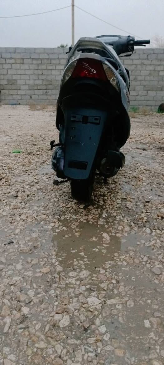 سلام عليكم دراجة ماكس ثعلب دراجة نضيفة كلش حلو احلا من صورة نضيفة من كفر جدامي بيهة دعمة بسيطة وسلف ول هورن يحتاجلهن دكم فقط دراجة سريعة كلش ماشية 99 الف صارلهة سنتين من طالعة من لوكالة مكفولة ماعدة دعمة مستعجل ع بيعتهة مكينة نضيفة شغالة نكرة وحدة ممزود ع اي تزويد بلادية ممتواجد لا فيس ولا واتساب فقط ع رقم الهاتف *********** وبيك خير وتدلل مكاني نجف
