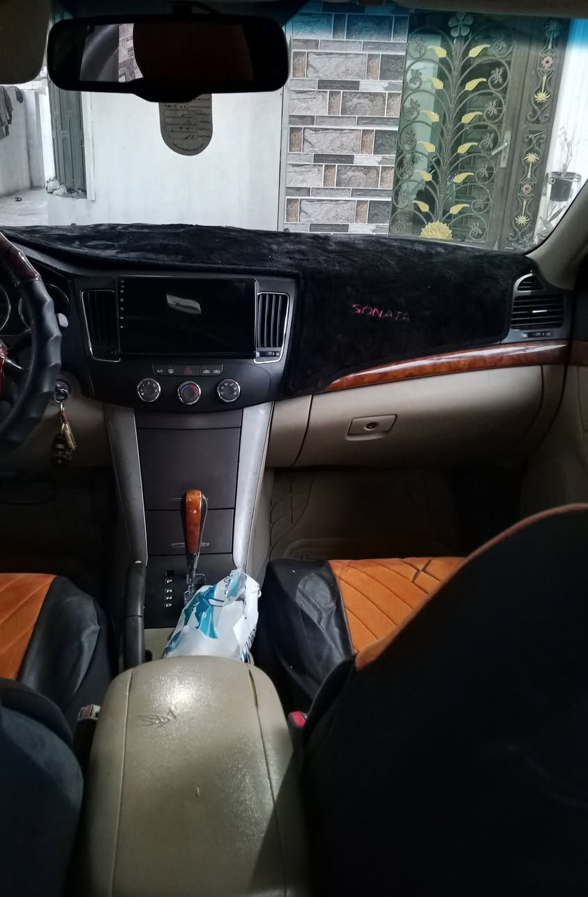 سلام عليكم للبيع سوناتا موديل 2009 امريكي بصمه ابواب فتحه سقف محرك 2400 كير جيد بيه تبديل بنيد وجاملغ الايسر وصبغ احزام للجماليه السعر 100$ وبيه مجال موبايل 
***********
