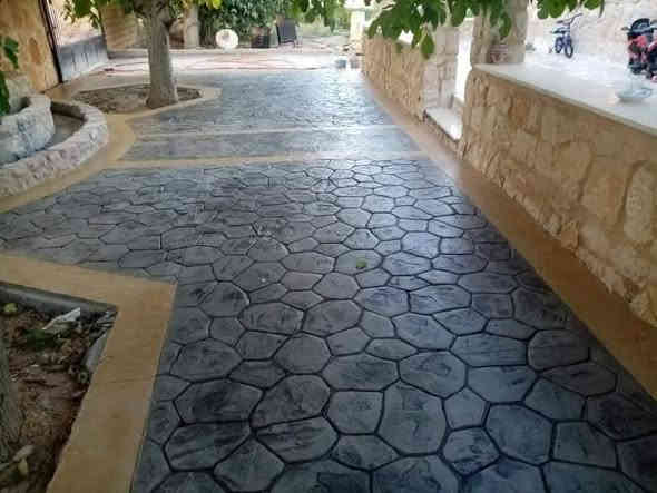 اكمل جمال موقعك باجمل تفاصيل و الديكورات الحديثة و لتاهيل ساحات المنازل و المنتجعات السياحية و الفلل و المساحات  الكبيرة و الممرات الطويلة و الكراجات الخارجية و المماشي و الارصفة
تتميز شركتنا بالمتانة و الجودة العالية و بمواد من مناشئ عالمية و فيها شهادة منشأ 
تفاصيل العمل 
1 \ تسوية التربة تتم باستعمال جهاز اللفل لضمان جودة طبقات مستويات السبيس
2 \ نايلون 
3 \ شبكة BRC
4 \ صب كونكريت مركزي C30 
5 \ جميع اجزاء العمل تتم باشراف هندسي مختص 
6 \يتوفر لدينا ايضا كادر ذو خبرة في الصب و الصقل  ( هليكوبتر ) مع التلميع باستخدام اجود المواد ذات المتانة العالية في تحمل جميع الظروف دون فقدان لمعانه للاستفسار الاتصال
***********
***********
