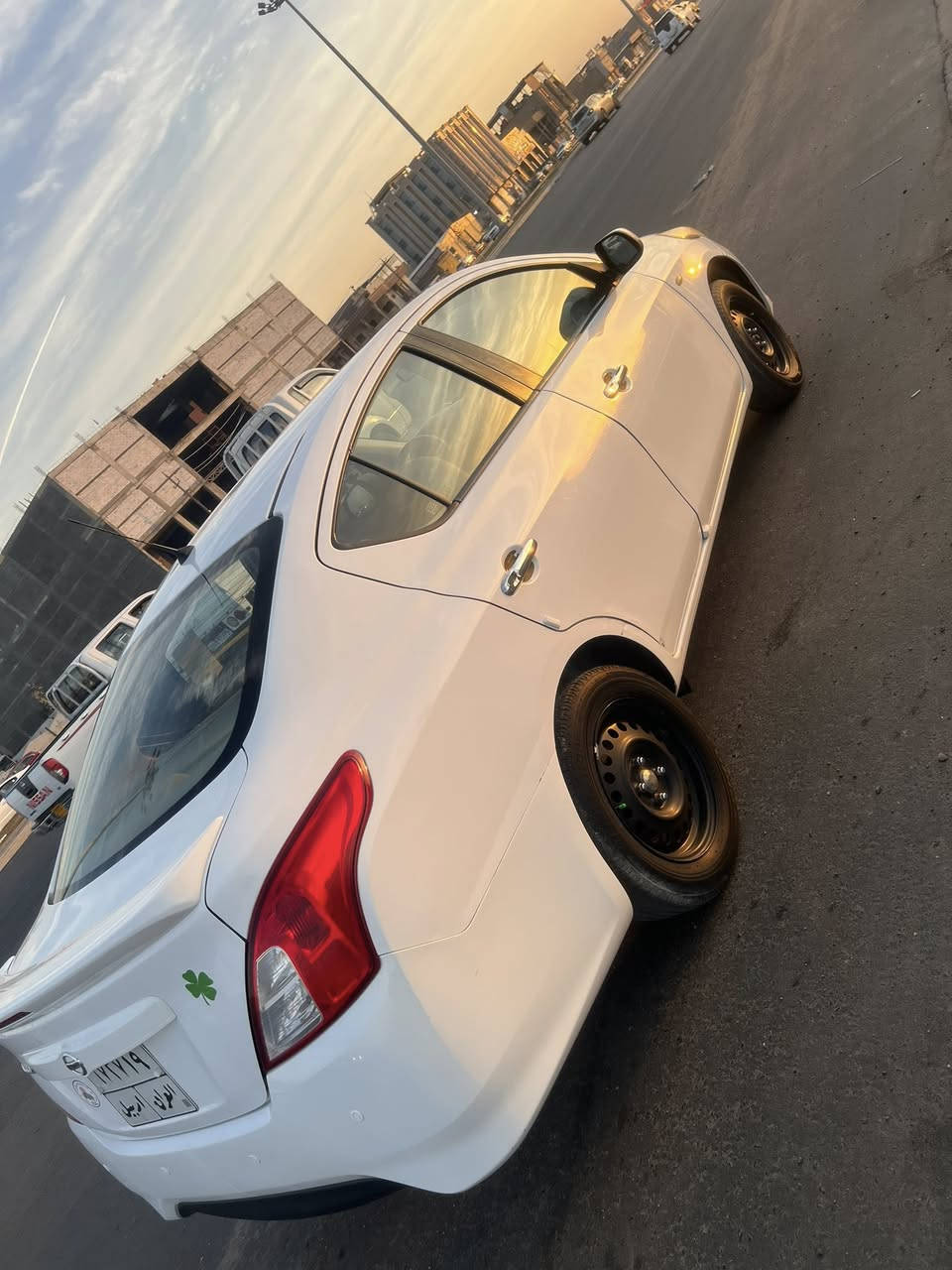 نيسان صني هندي ام البليته الزركه 2021            بيهه    باب وجاملغ  والباقي شوف العين والتقرير موجود السعر 100وبيهه مجال قليل العنوان البصره شط العرب                                           ***********ماهر البصراوی@
