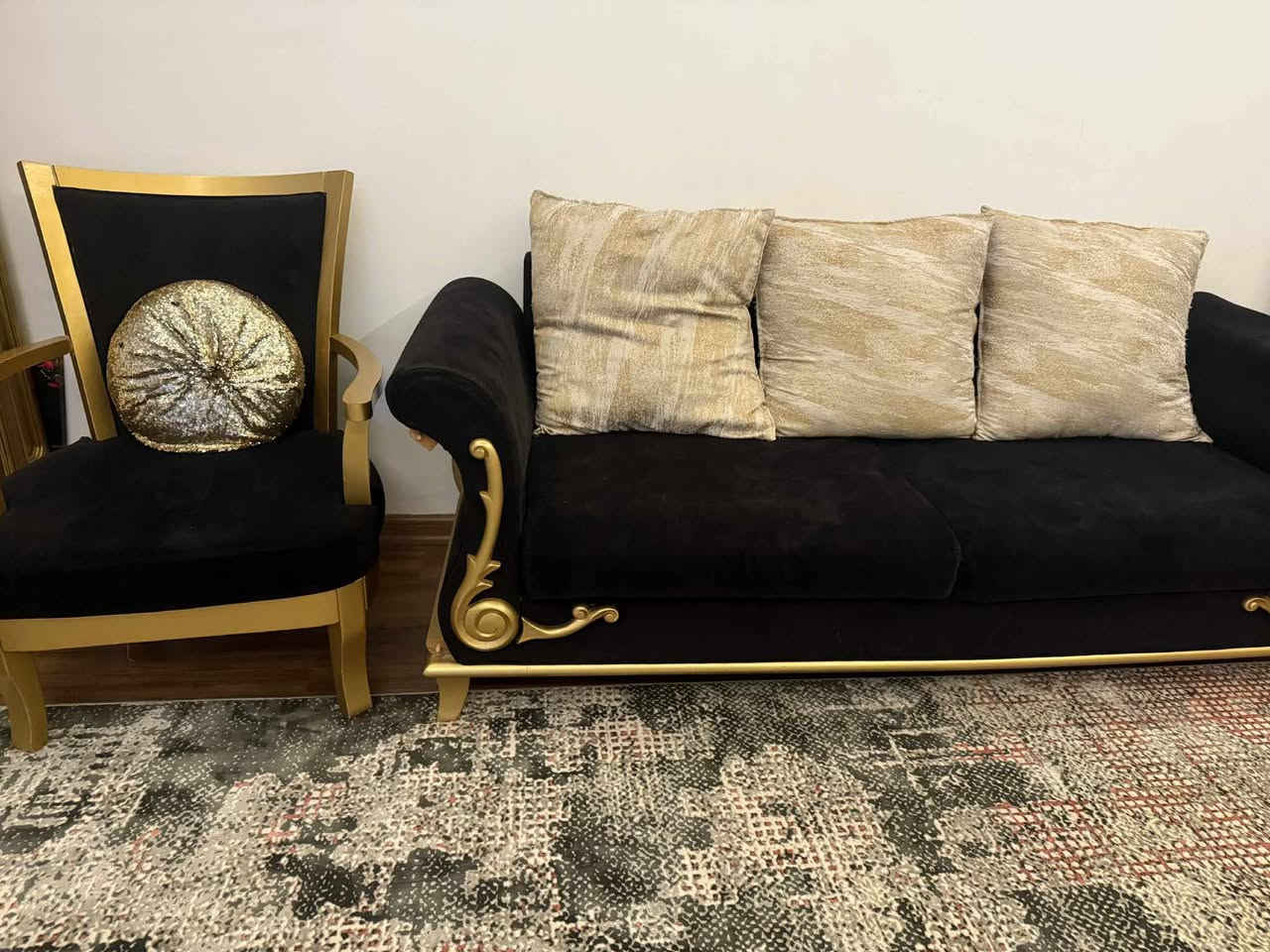 تاقم قەنەفەی کەشخەو مۆدێرن  ١٠ نەفەری بۆفرۆشتن لەسلێمانی دوتاکی گەورەو ٤ تاکی بچوک  نرخی ٣٥٠ هەزار شوێن سلێمانی


**إذا كنت صاحب هذا الإعلان وتريد حذفه لأي سبب، رجاءا أرسل رسالة إلى الدعم الفني**