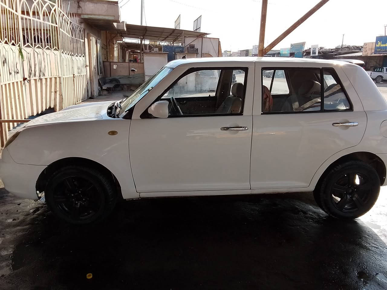 السلام عليكم
ليفان 13 
محرك 1800 كورلا كير بلادي تبريد شغال حدادية قبل فترة سويتهة تخم تاير جديد السيارة مصبوغة عام السيارة بأسمي 
عارضهة 29 وبيهة مجال
***********
