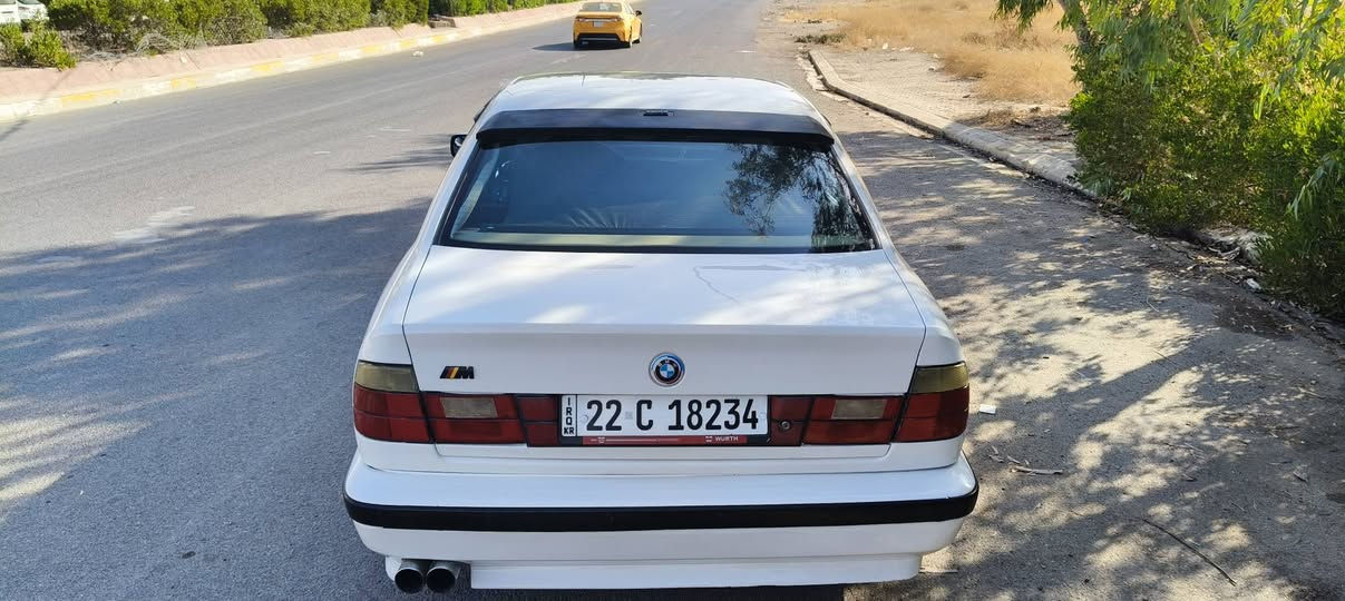 بەناوی خوای گەورە و میهرابان 
بۆفرۆشتن
BMW مۆدێل 1992
525بیلاد کەپس
ڕەقەم هەولێر غرامەو تەحویل بەشرت سەنەوی ساڵێکە بەسەرچووە
بێ لێدران 
مواسەفات 
گێڕ ئۆتۆماتیک
ناو جلد 
جام کارەبایی 
تەبرید 
دەفتەر بەنزینی لەگەڵە ژمارەی مووبایل 
(*********** )(***********) كركوك, العراق
