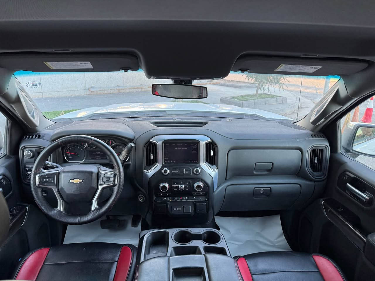 سلام عليكم اللبيع سلفردور موديل 2022
ارخص سعر 239ورقه 🔥🔥💵💵💵
سياره رقم جاهز باسمي تحويل وكله نفس اليوم
CHEVROLET SlLVERADO,K1500 LT
النوع : سلفرادو LT 
ماشية :mi39
مكينه 8 سلندر  5.3 لتر 
‏باصه متين سويج 🫆🫆
بصمه ابواب 🫆
جنطة كهرباء🔌
تعديل صوت الاكزوز من الشركة رياضي كلش حلو 🔥
تشغيل عن بعد 🔔
كشنات تدفئه + تبريد 🧊🌨️
اناره بلبدي 💡🔦
اناره بلمري🔦
نقط عمياء بلمري✅
ليدات اماميه خلفيه
شاشة كبيره 🖥️
كامرتين خلفية
كامرات خمس من كل جانب محيطية✅
بلوجكتور زنون بلاد
تحكم ستيرن جهتين 
ستيرن هيتر 
سايد بريك دكمة ⚪️
صاجات 
نظام اطفاء
قطعتين تبريد 
باب طويله ✅
بدي قصير  مرغوب 🔥
اناره داخليه LED 
ساعه ديجتال بالشاشة🔥
نظام خرائط ملاحة وكار بلي
وتحديد مسار
رادار خلفي ومنبه توقف اصطدام 
جامه خلفيه كهرباء ✅
والمواصفات وبعد بيهه هواي مواصفات 
سنويه باسمي تحويل وكله نفس اليوم ✋
سيارا جاهز فحص هزه 100/100
عنوان سياره 📍اربيل 
📞الاتصال زين ***********
📞كورك +واتساب *********** أربيل, العراق
