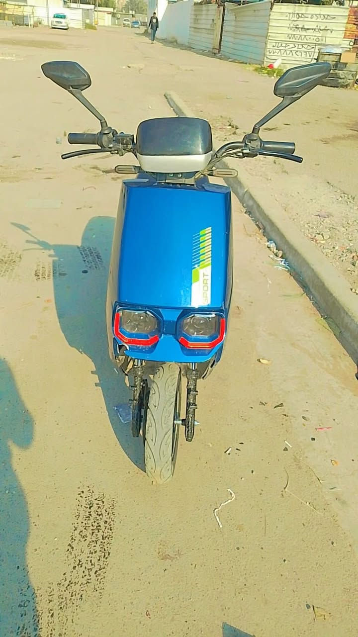 السلام عليكم السعر 650 صار 3 اشهر ماخذهة من الشركة بصمة تشغيل عن بعد 
بطاريات نضيفة مكاني بغداد البياع 
***********
