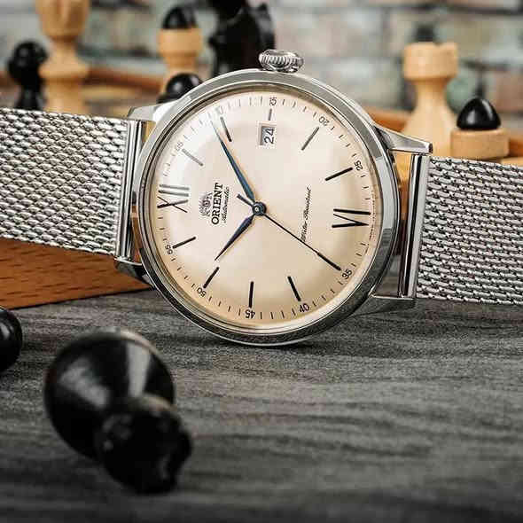 Orient
 Bambino Cream Analog Automatic

متوفر وكالة كامل المرفقات 

ضمان سنة 

قطر 40.5

احتاطي الطاقة 40 ساعة 

اوتوماتيك 

22 حجر 

مقاوم للماء 30 متر 

سير حصير 

ماكنة كشف 

توجد خدمة توصيل 

***********
