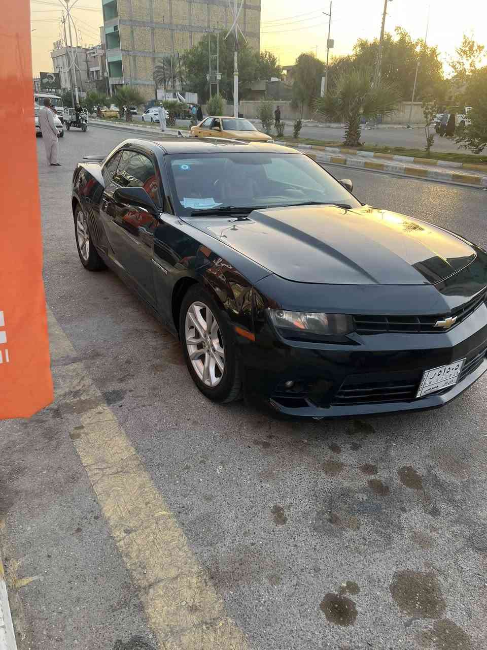 كمارو ٢٠١٥ للبيع حادثة جاملغ امامي الايمن مبدل وباب صبغ سعر١٠٠ وبيه مجال  ***********
