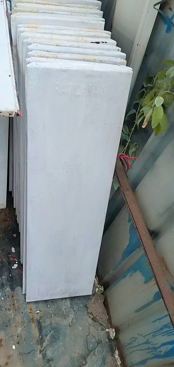 السلام عليكم من رخصة الادمن
رفوف للبيع شركه الروضه عدد 32رف (32متر) مع ملحقاتها كامله الشراي يتصل على الرقم ***********
