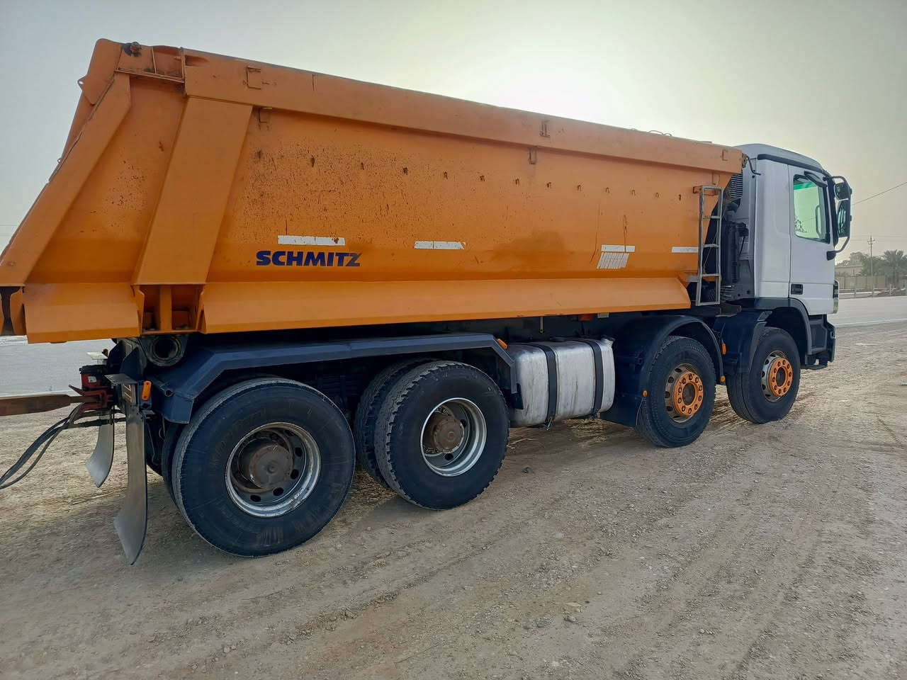 اكتروز قاطره ومقطوره 2004 رقم واسط سنويه جديده مكينه 44 مجموعه نص جي أف تخم تاير بدي حوضي جديد  +عربانه علم شاصي الماني دناگير سربس وزنها خفيف راس وعربانه 24 طن و 800 جاهزه للعمل مكاني كوت 
***********
