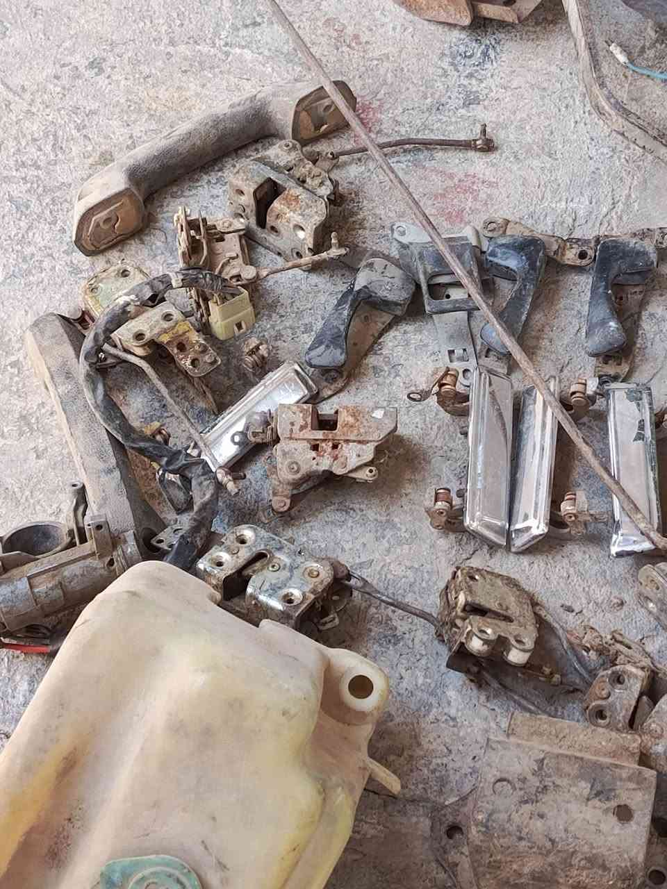 غراض كالوبر للبيع كلمن وسعره الخاص مفتوح
