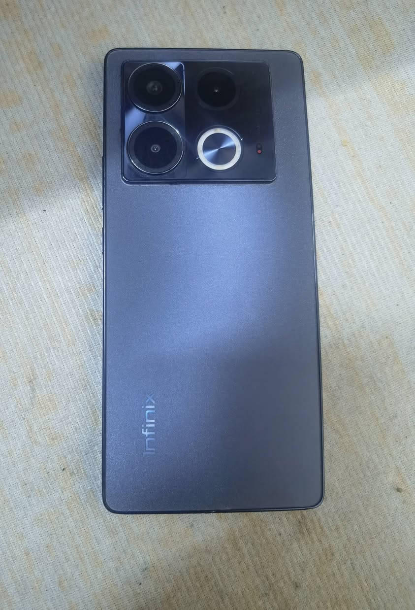 انفكنس نوت 40 جهاز جديد الشاشة شخط مابيها الظهر مابيه شخطة الشحن تايسبي سريع ذاكرة 256 بطارية 5000ma سماعة استريو من جوة ومن فوك بصمة شغالة فيس ايدي شغال الجهاز قبل سنة جبته رايدة ب 200 عنواني بغداد مدينة الصدر ***********
