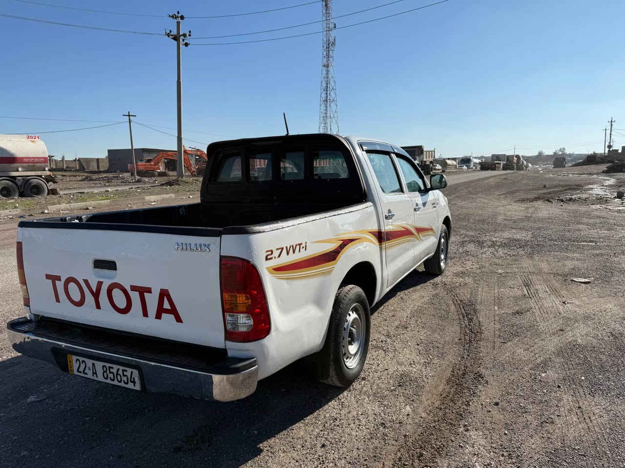 تويتا مةرزية 2010 سيارةكة عيزام نيية بةس بة عيزام سبوخ دةفرؤشم سقفو شان و ناودينگة هيجي نيية بةس جةمبكي بيشي هةية بي شانسي بةشةرت گيرومةكينة و تةقةو رةقةي هةمووي بةشةرت سةنةوي تازة بةسةرجووة 
سعري 130مةجال
*********** أربيل, العراق
