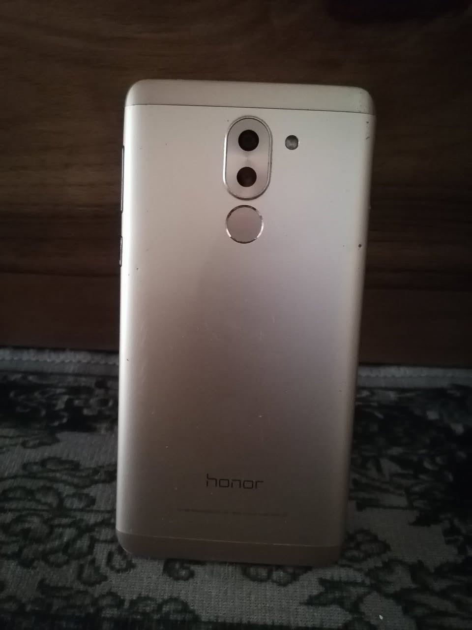 سلام عليكم جهاز هونر للبيع ذ 32 مكان بغداد ***********      50 وبي مجال للشراي وياه غراض شاشه اضافيه اصليه وكارتونه
