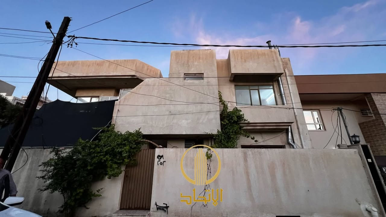 ---- عقارات الموصل الحدباء ----
                  💥 للايجار 💥
     🏛⭐️للأيجار⭐️حي الكفائات الثانية🏛
⬅️شقة للأيجار منفصلة
⬅️موقع مميز قريبة من سايدين الصورة وسايدين طب الاسنان
⬅️️ مساحـة 150 متر
⬅️باب منفصل
⬅️مطبخ ، هول ، ٢ غرف نوم ، صحيات 
⬅️ركن
⬅️مطلوب عائلة صغيرة
           //////////////////////////////
 لمعرفة التفاصيل والسعر يرجى زيارة المكتب او الاتصال
 على الرقم          ***********
