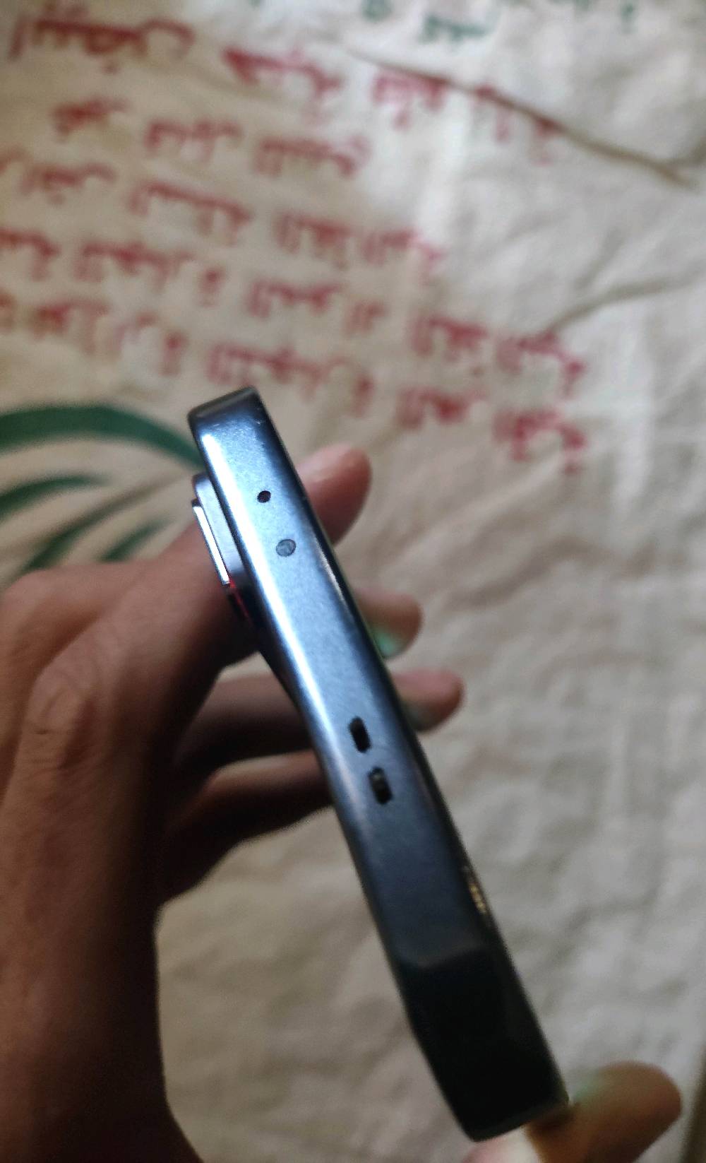 infinix gt 30 pro 
كاميرا ١٠٨ ميغابيكسل 
بطارية ٥٥٠٠ بسرعه٤٥واط 
معالج دايمنستي ٨٣٥٠/ ١٢٠ فريم
شاشة امولد ١٤٤ هرتز 
ذ٥١٢/١٢ 
كلشي موضح بالصور 
كاميرا بالزوم تغوش
وين موقعك/المنطقة بالضبط حتى الزبون يعرف منين يستلمه ويفحصه؟: 
واسط قضاء الصويرة 
الملحقات كلها وياه لو بس الجهاز؟ (علبة، شاحن، كيبل، كفر، إبرة الشريحة): 
ملحقات كامل 
شنو سبب البيع؟ والسعر ثابت لو بي مجال للمراوسة؟: 
سعر بي مجال للشراي 