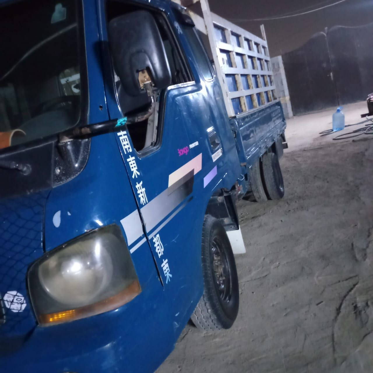 سلام عليكم كيافنتيره موديل 2000سياره محرك 3000مكفور شاسي مكفول سيارة مروس بدمعه 2007مراوس فقط 
***********
مكلف لنشر
