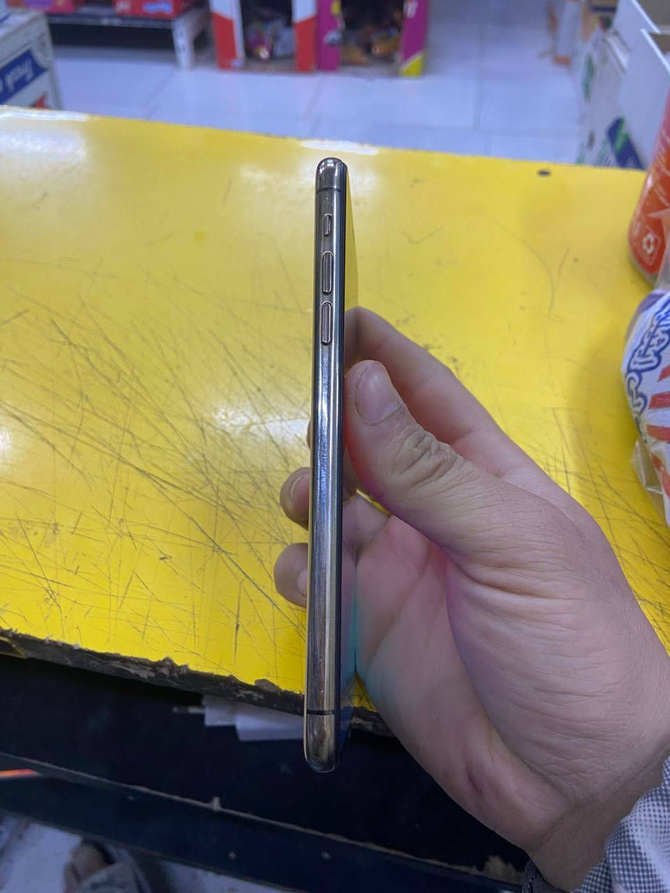 السلام عليكم ايفون 11برو ماكس امريكي ذاكره 265 مبدل شاشه فقط وبيه نقطه سوده فوك ما مئثره ب كلشي بطاريته 68 ما مبدله شريحيتن السعر 250
***********
