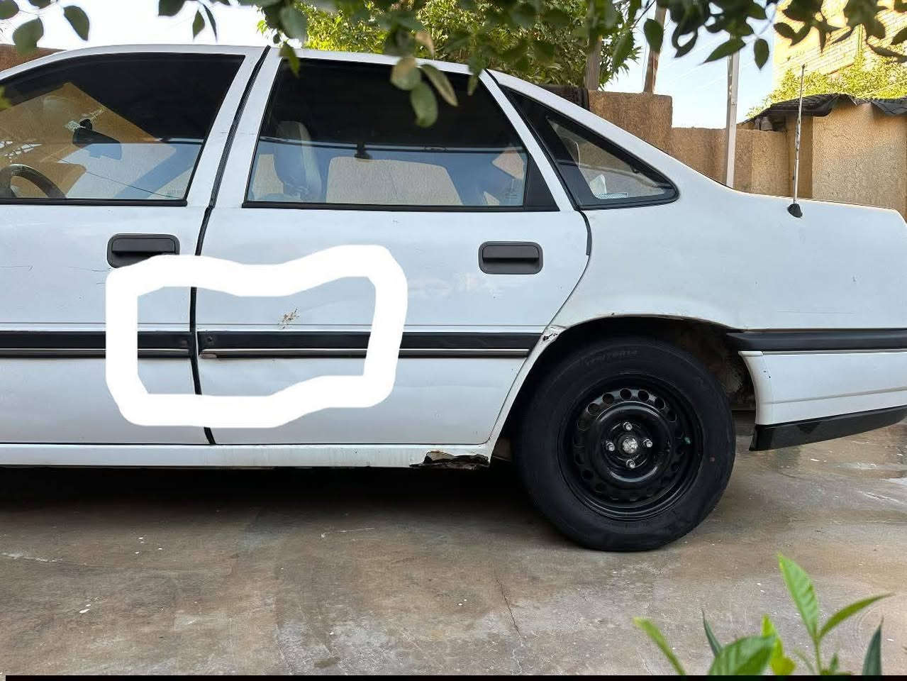 سلام عليــكم….
أوبل فكــترا موديــل92 ((الماني اصـــل))سياره بيها بارد الي مئشر وخياس بلجامرلوغلات قليلات الباقي كفاله عامـــه محرك بلادي مالتها شرط مامفترح1800بس بيها تبخير قليل الكير البلادي كير عادي كفاله مامفتوح السياره كفــاله عامــه من الصبـــغ بدون قطره صبغ السياره ع ايدي من 2004 ولحد الان اني المالك والحائز والمستورد اول بيعه تنباع سياره مال بيت ع ايد وحده السياره ماشيه تقريبا 322 يعني بلنسبه لموديلها شي كلش قليل  السعر 47 وبيها مجال قليل 
مكان السياره بغداد الجزيره السياحيه
هـ***********
