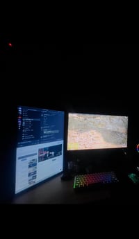 شاشة للبيع حجم 24 🖥️  180hz شاشة حجم 21.5 🖥️ 60hz او كيبورد او موس  سع...