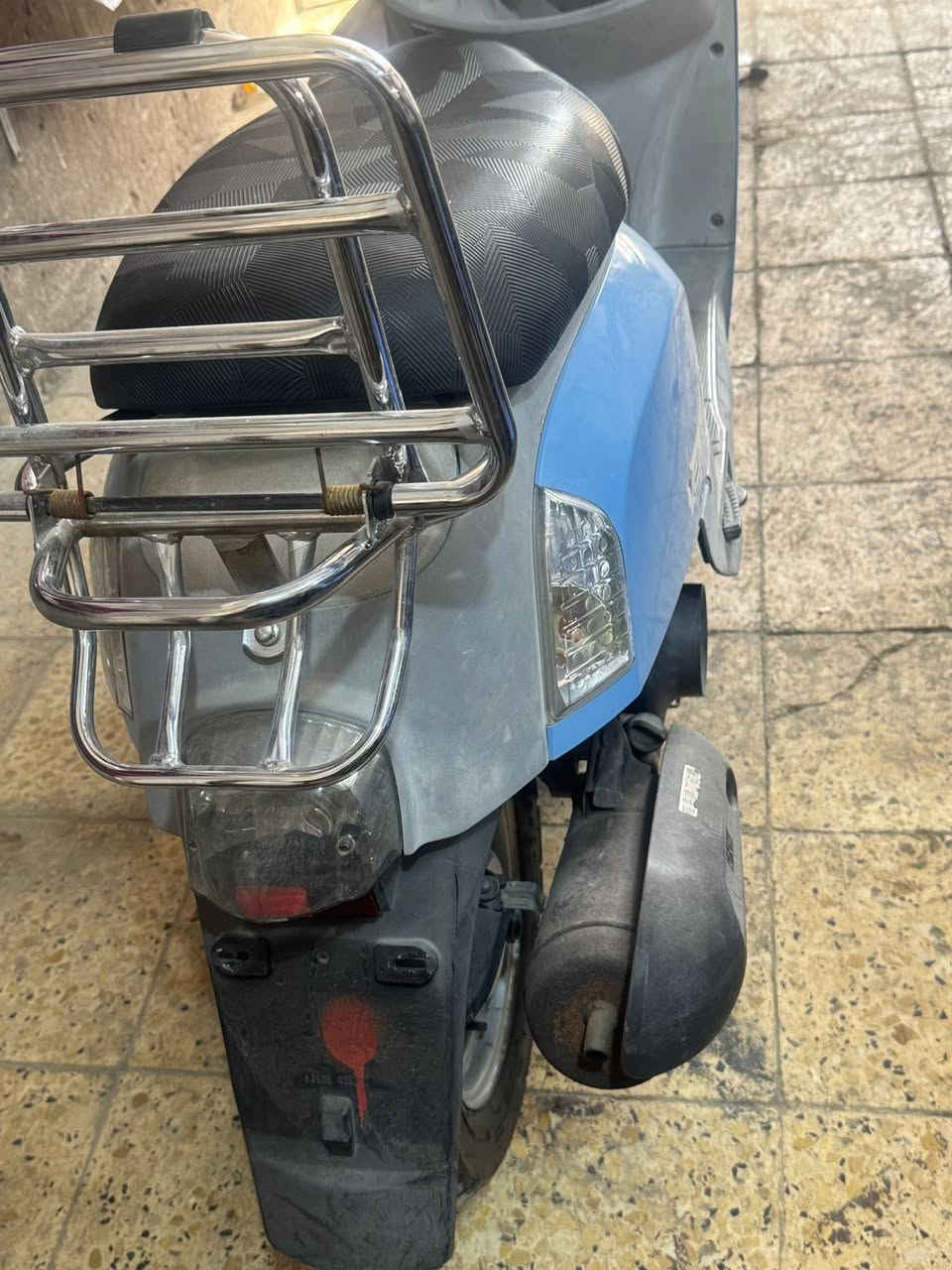 سلام عليكم
دراجه بوليس🩵
كفاله عامه من الشخط
دراجه جديده بيها سيبايات تفصال اماميه وخلفيه 
دراجه خرسه داخل رصاصي كلشي ع بلادي ممشتها عشرينات
مكينه بلايلون خرسه 
للاستفسار (***********)
