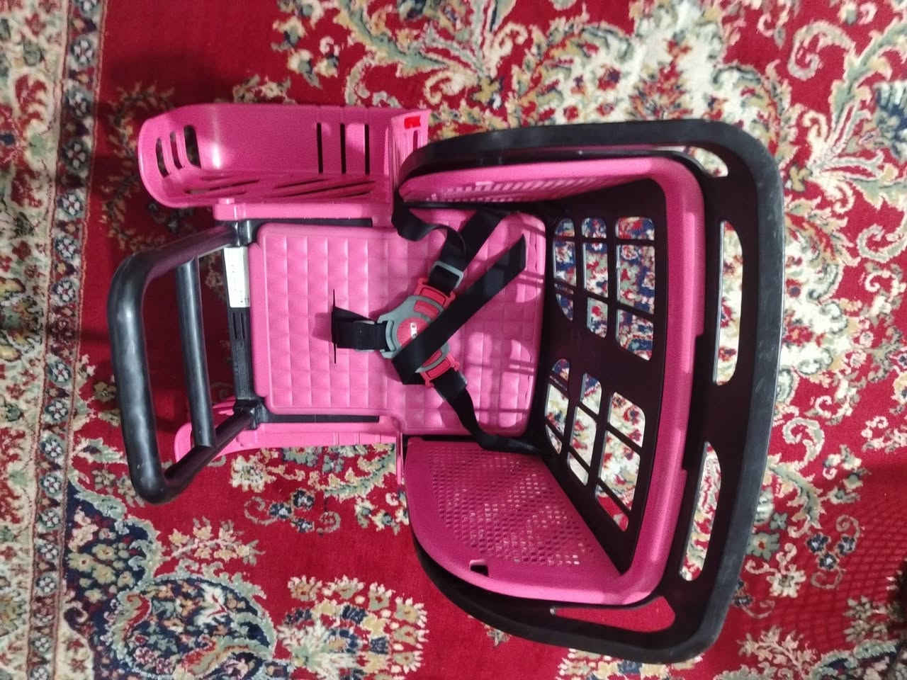 (سلام عليكم اخوان)
كرسي (حضانة) للبيع
نضافة فول كدام عينك

((مكاني بغداد الشعب حي التجار))

للتواصل علا الرقم
((***********))

متواجد خاص واتساب وعلا الرقم
