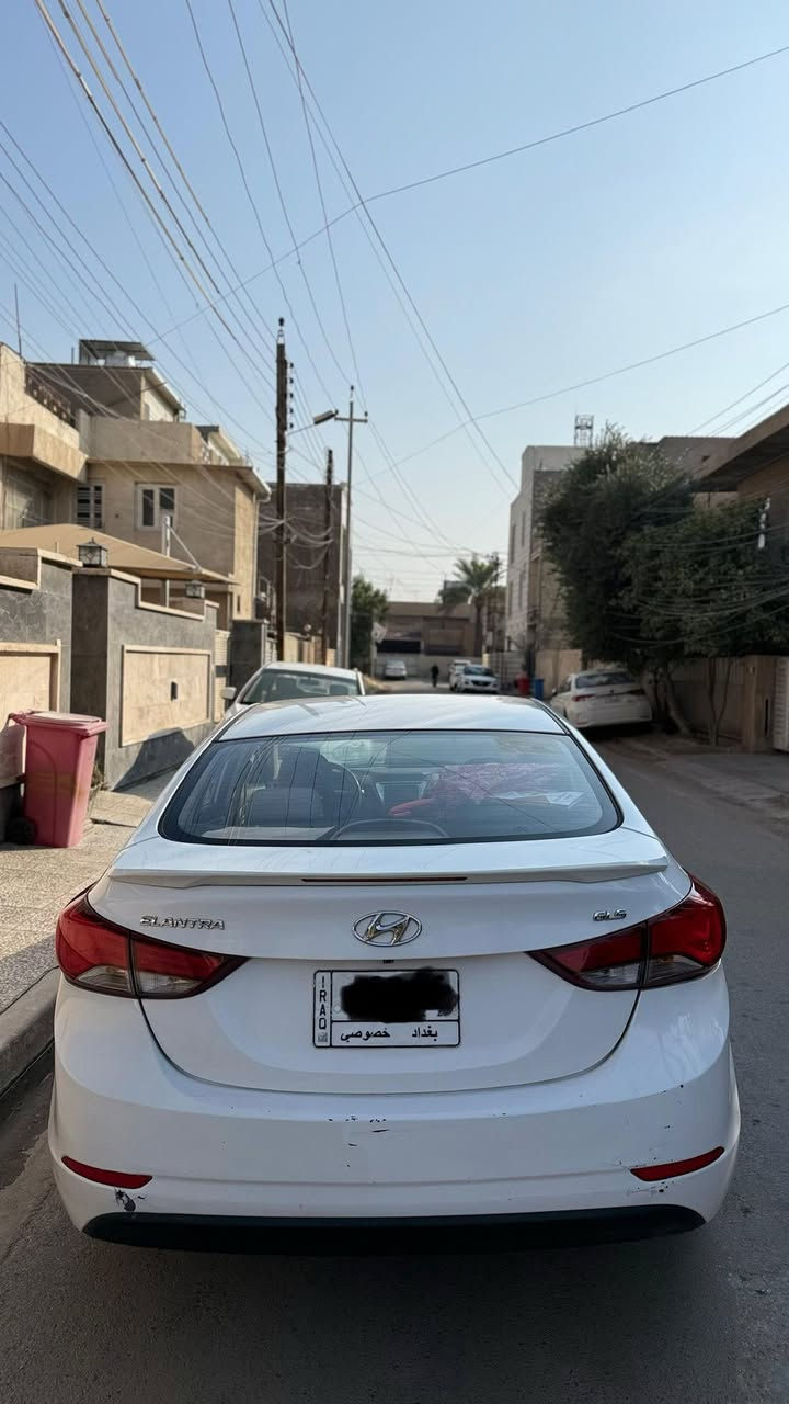 السلام عليكم  
النترا 2015 خليجي محرك 1800دوش فول مواصفات عدا البصمه رقم بغداد باسمي بيها جاملغ خلفي عكس السايق صبغ والجاملغ الثاني الخلفي موضح بالصور تخم تاير وباتري جدد تبريد تدفهه
سياره  ماشيه 169 km 
 السعر/ ١٣٣ وبيها مجال
***********
