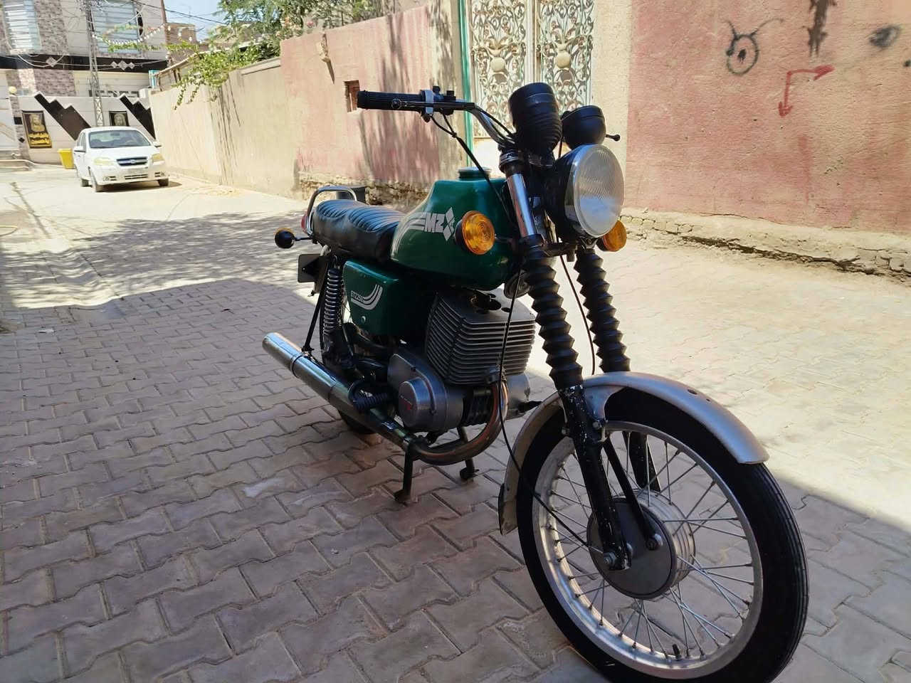 السلام عليكم اخوان دراجه MZ  بدون  82 دراجة جاهزه من كلشي سايز 2 وبيه لحيم بلخشم مكينه وكير مشروطات  مكان دراجه نجف مشخاب   سعر مليون و200 وبيه مجال الموشراي لا يتصل ***********
