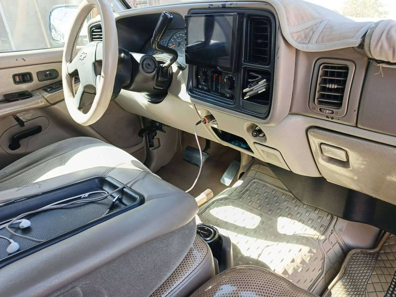 سلام عليكم ورحمة الله وبركاتة
سياره للبيع يوكن شوفر موديل 2006 رقم انبار
سياره جاهزه تخم تاير برجستون حداديه جديد 
كهربائية سياره كلها شغاله مكينه 6100وكير 1000مكفوله سياره كفاله ما ناقصها برغي بيع مستعجل سعر سياره 95
وبيها مجال للطيبين مكان سياره نجف الاشرف
رقم الهاتف ***********
