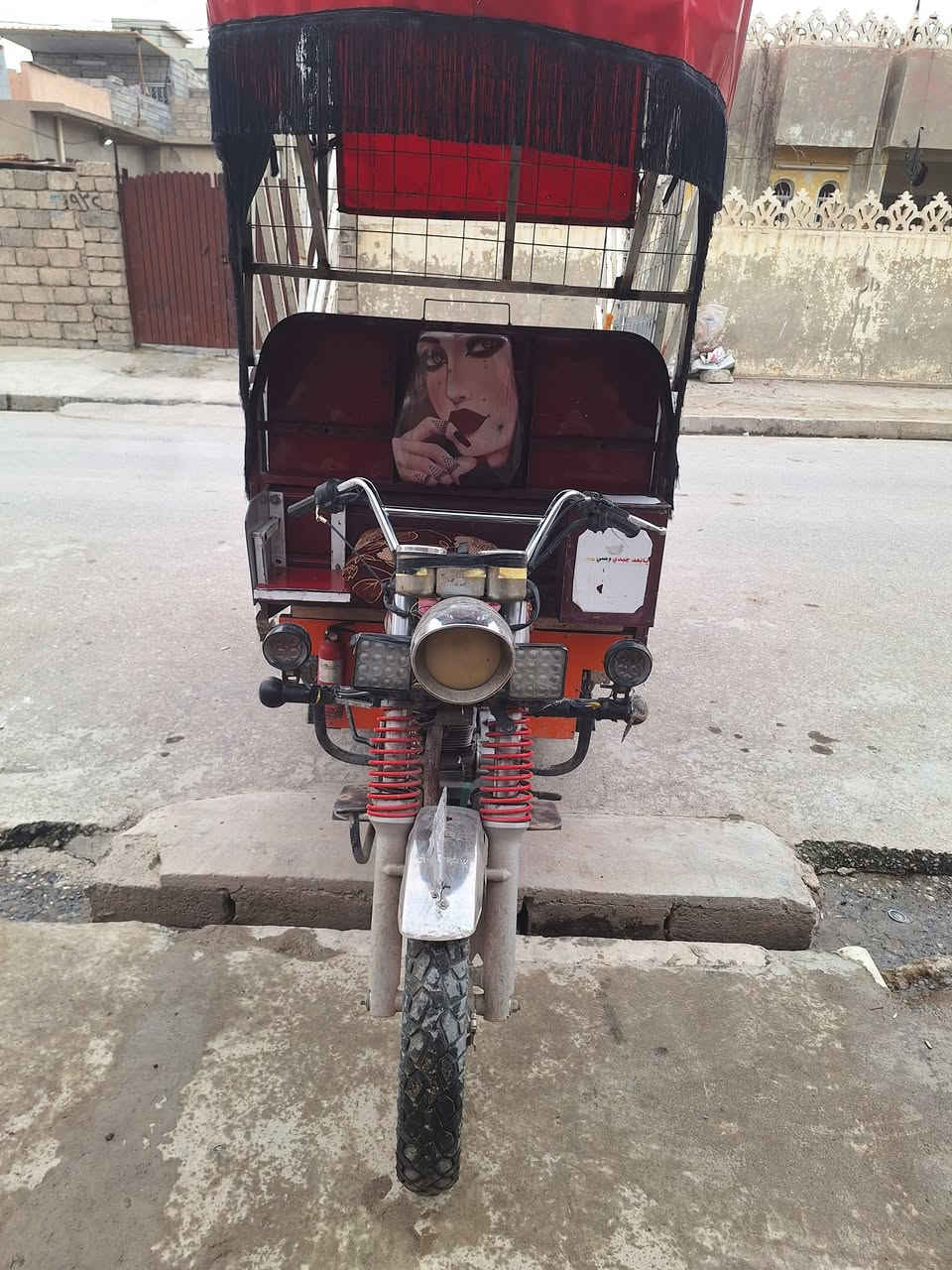 السلام عليكم ستوته للبيع موديل 2016 محرك 2023 شاصي شرط ركبه شرط العنوان الموصل الايسر حي البكر ***********
***********
