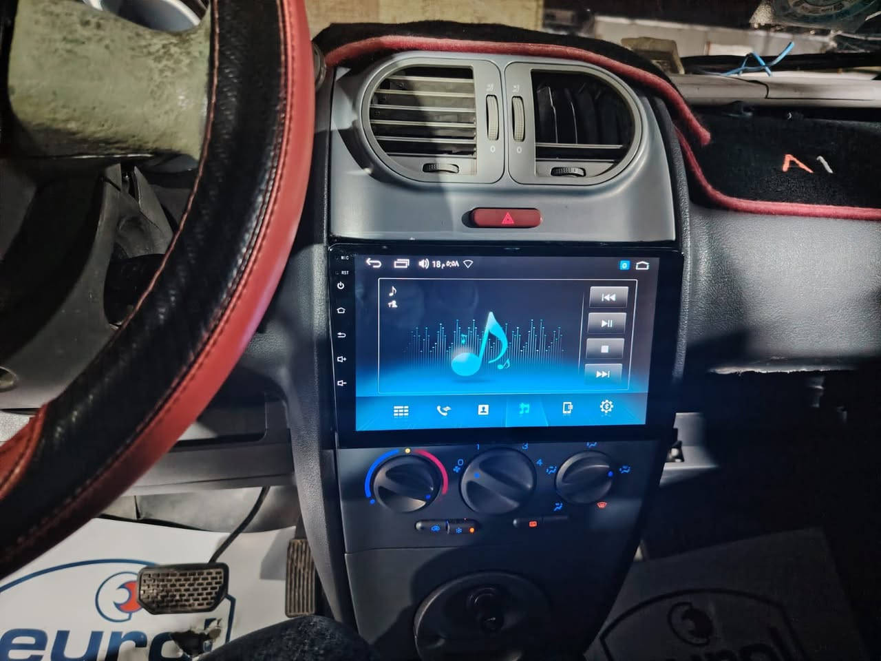 شيري a1 للبيع 
موديل 2013 رقم بغداد مشروع وطني 
بيها ملاحظات بالكشر بيها طخطخات 
كير مكفول محرك بي صوت بس بالكبس 
صدر ودرايم شفت جدد 
تايرات نضاف 
داخلها نظيف 
مكانها بغداد الاعظمية 
السعر 24 ورقه وبيها مجال 
***********
