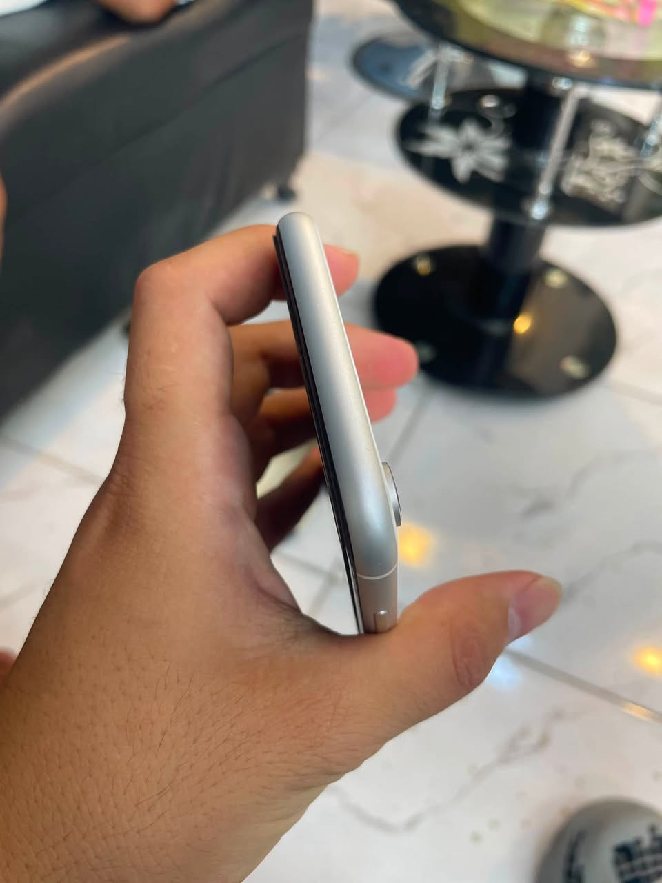 XR
كبس مامفتوح كله بلادي جهاز كلش نضيف 
فيس ايدي شغال 
225 الف 
***********
