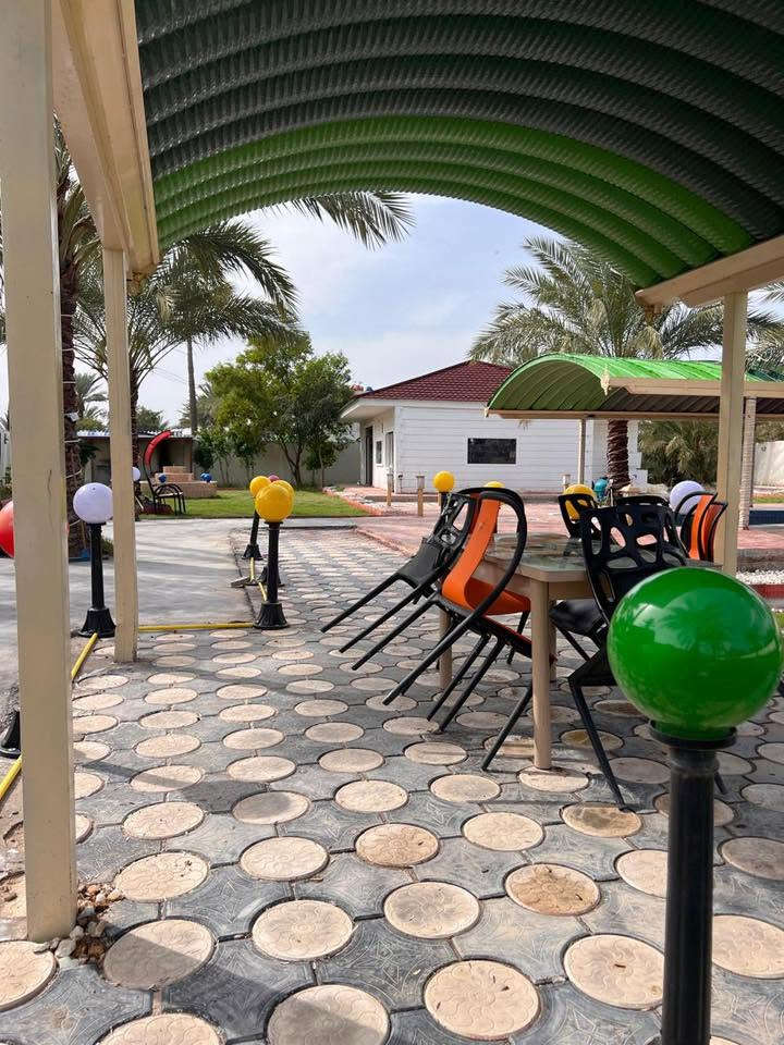مزرعة الكوخ 🏠🌴
متاحه للأيجار اليومي للعوائل والشباب والمناسبات ..
اجواء هادئه ومساحه واسعه 🌴
مسبح +جلسات خارجية + العاب اطفال 
المكان ابو غريب 
اسعار
ايام عادية صباحي ومسائي 150
خميس وجمعة صباحي 150 ومسائي 250
للحجز والاستفسار ‭***********‬
