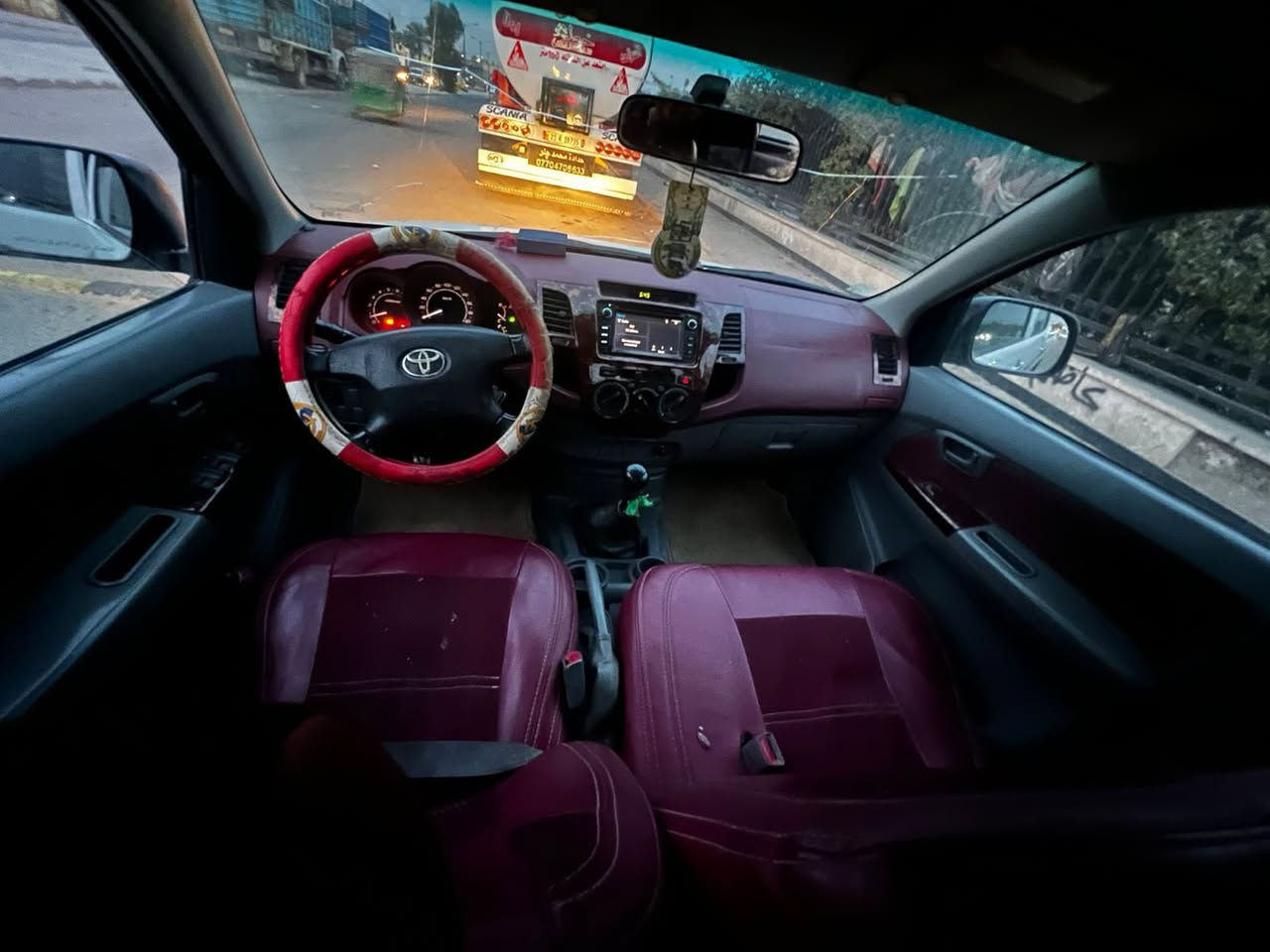 السلام عليكم.
للبيع تيوتا هايلوكس مديل. 2011.  رقم بغداد.  شاصي. 12. شركه العامه.   بيه صبغ حزام.   وضربه بالبجم.    محرك.  2700.  بي تنقيص.      تبريد تدفه.  دواخل مدوشمه.    حداده.  امامي يرادله.    مكاني. بغداد مدينه الصدر 
السعر 140 
للاستفسار 
***********
