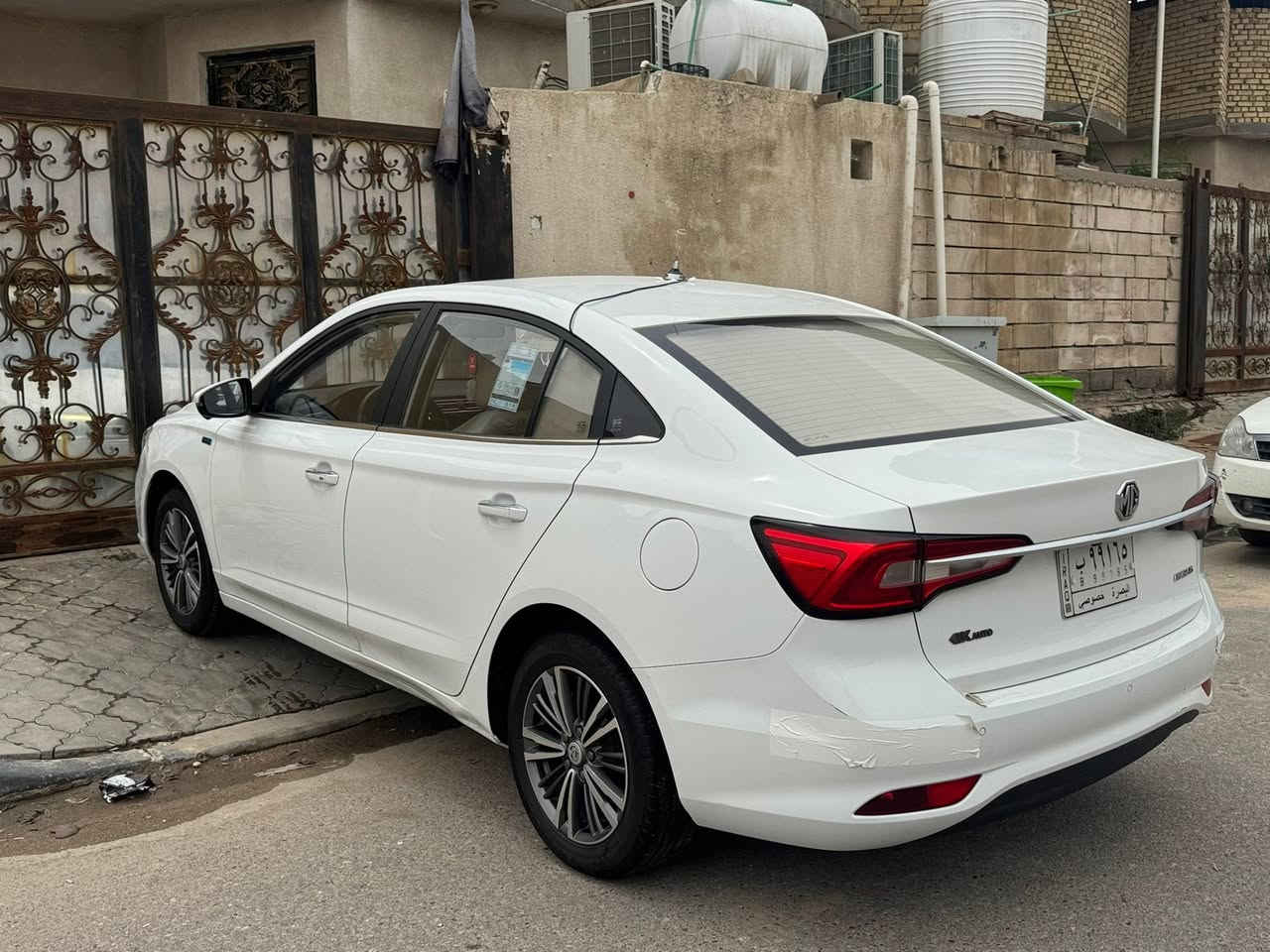 للبيع ام جي 5 موديل 2024 (تجميع تصيني ) وارد خليجي داخله السياره استلام شركه رقم بصره بأسمي السياره بيها صبغ بل قبق الصندوق شي قليل والباقي كفاله فول مواصفات !
بصمه 
فتحه 
تحكم
 6 ايرباك 
كأمره دواره 360 
ترحيب 
هاند بريك كهربائي 
شاشه كبيره 
كشنات جلد + كهربائي 
ويل كب كروم 
بصمه أبواب 
لايت زنون بلاد 

السياره المالك الاول واستخدام شخصي 
السعر 125$ وبيها مجال للاستفسار *********** 
اتصل وتدلل 
مكان السياره : البصره / الزبير
