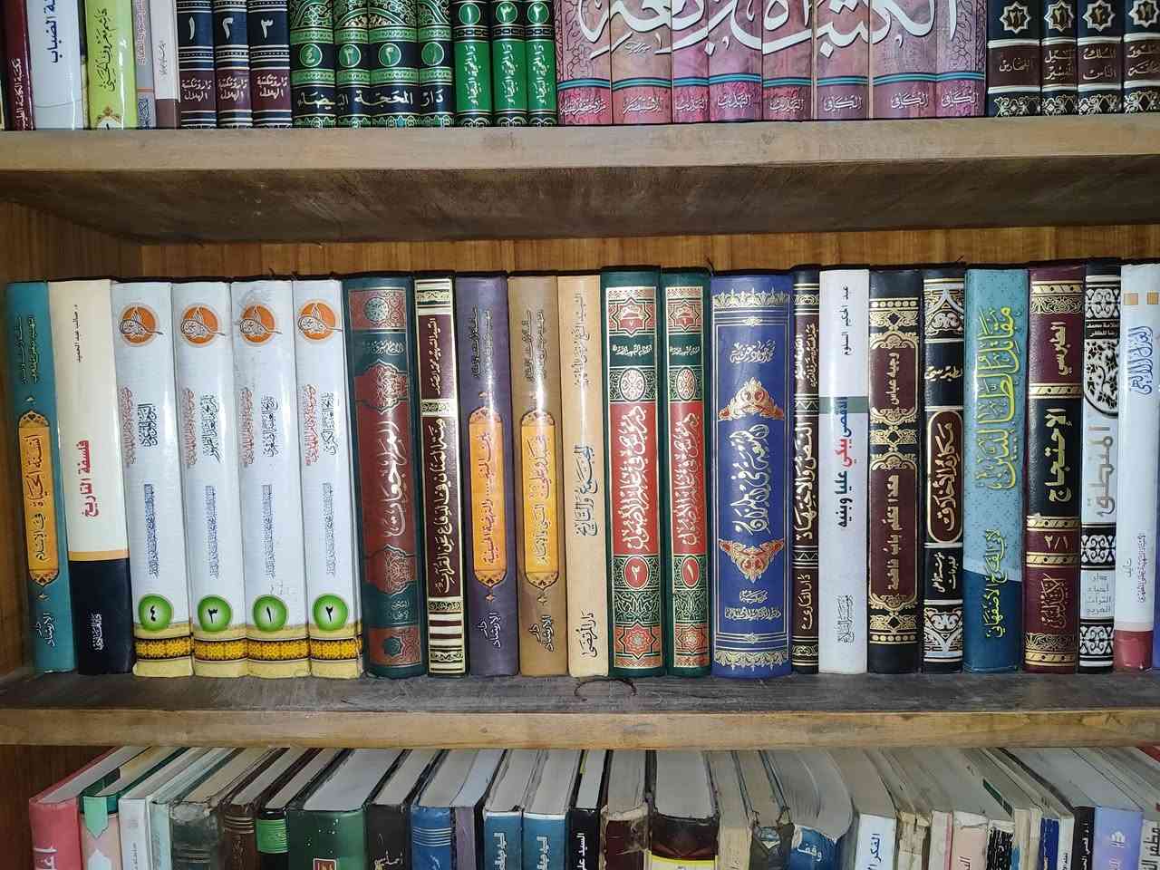 مكتبة منزلية
تحتوي على أكثر من 300 كتاب مجلدات ورقي 

بمختلف العناوين دينية  وشعرية  و أدبية 

كتب حديثة وكتب قديمه ... 
البيع باكملها للمكتبة .. 

العنوان بغداد 

السعر  650 الف


**إذا كنت صاحب هذا الإعلان وتريد حذفه لأي سبب، رجاءا أرسل رسالة إلى الدعم الفني**
