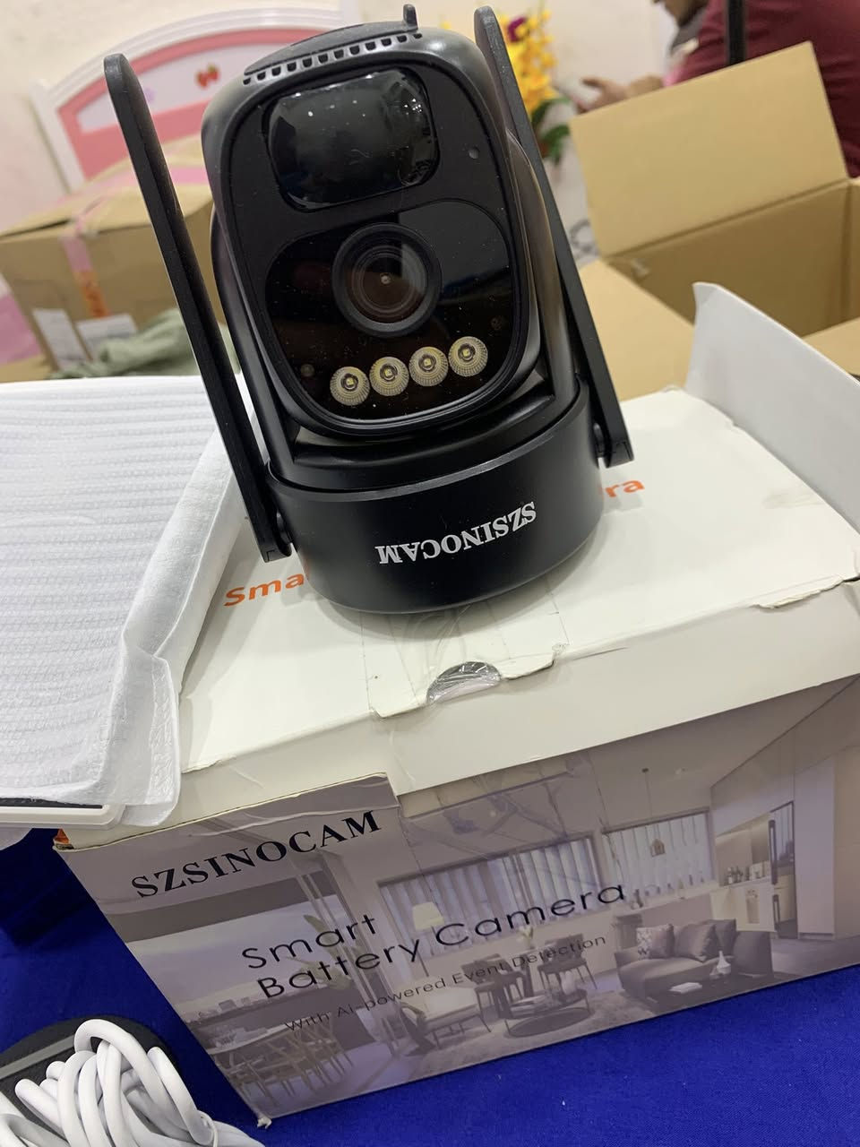 السلام عليكم عندي هاي الكامرات عدد 3 لبيع ليعرف بيهن وتقيم امانه الله  يتصل ***********
