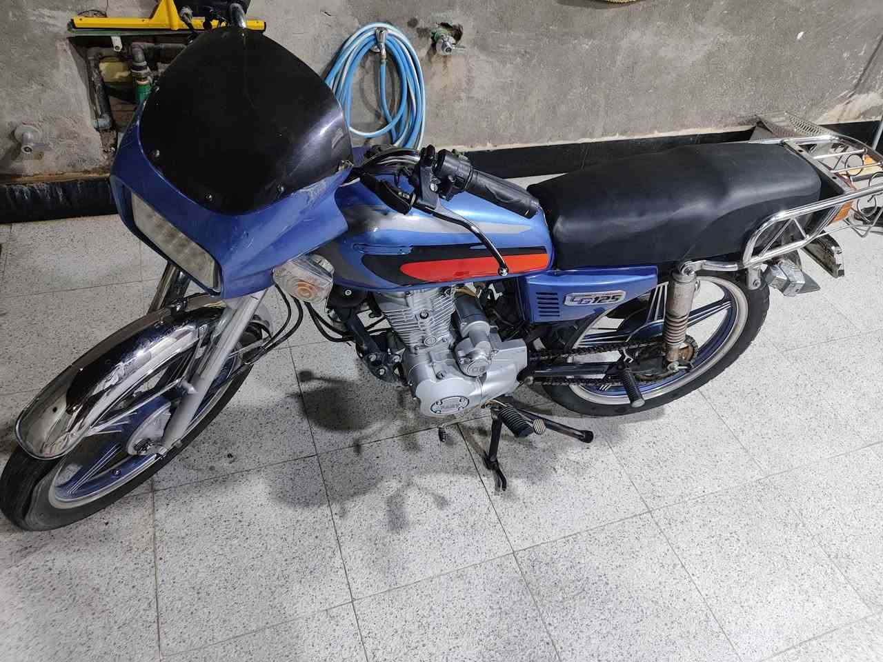 دراجه بارت مديل 22 اوراق أصولي مامفتوحه كلشي شغاله بيها بدايت تبخير سعرها 600 قفل
***********

