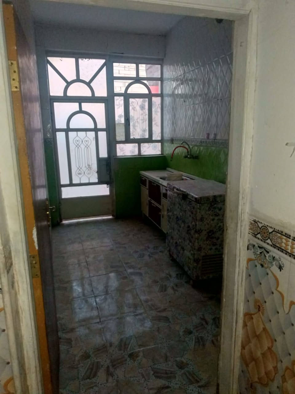 مشتمل للبيع ١٢٠متر ٦في٢٠ طابو صرف بسمي طابق واحد غرفه نوم وحده كلدور صاله مطبخ صيحات داخليه وخارجيه حالين البيت فارغ العنوان حله شارع ٨٠ حي العسكري بساحه الي وره مخبز مهند اوو مقابيل مول سيد زيد استفسار *********** خاص ماكو شراي اتصل ع رقم
